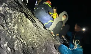 Ba du khách lạc trên núi Hoàng Ngưu Sơn