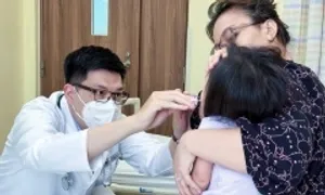 Bé gái nhiễm cúm A biến chứng viêm thanh quản